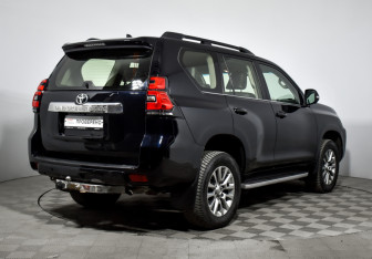 Подержанный автомобиль Toyota Land Cruiser Prado 2018 года (5 фото)