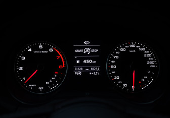 Подержанный автомобиль Audi A3 Hatchback 2017 года (13 фото)