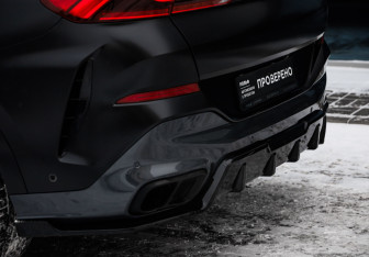 Подержанный автомобиль BMW X6 2021 года (11 фото)