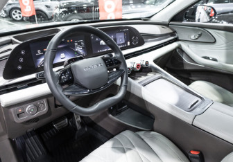 Подержанный автомобиль Exeed RX 2024 года (19 фото)