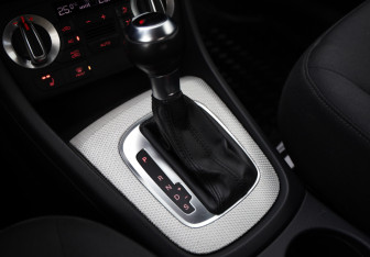 Подержанный автомобиль Audi Q3 2012 года (17 фото)