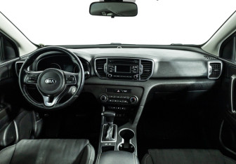 Подержанный автомобиль Kia Sportage 2017 года (13 фото)