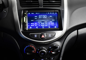 Подержанный автомобиль Hyundai Solaris Hatchback 2015 года (18 фото)