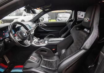 Подержанный автомобиль BMW M4 Coupe 2022 года (12 фото)