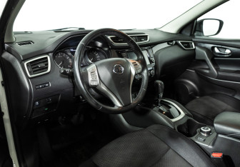 Подержанный автомобиль Nissan Qashqai 2018 года (11 фото)