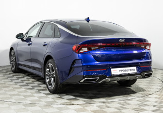 Подержанный автомобиль Kia K5 2021 года (7 фото)