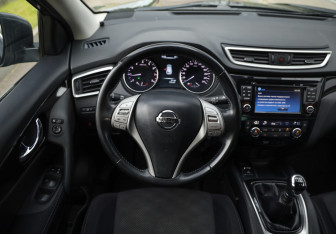 Подержанный автомобиль Nissan Qashqai 2017 года (12 фото)