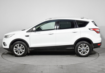 Подержанный автомобиль Ford Kuga 2018 года (8 фото)