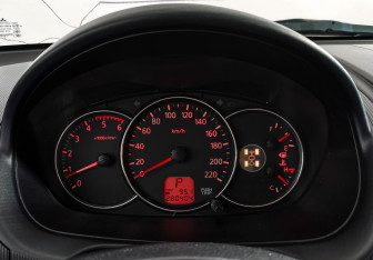 Подержанный автомобиль Mitsubishi Pajero Sport 2012 года (17 фото)