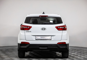 Подержанный автомобиль Hyundai Creta 2019 года (6 фото)