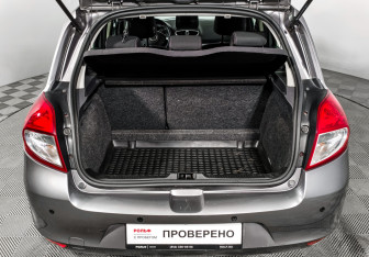 Подержанный автомобиль Renault Clio Hatchback 2010 года (20 фото)