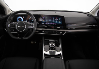 Подержанный автомобиль Kia Sportage 2023 года (9 фото)