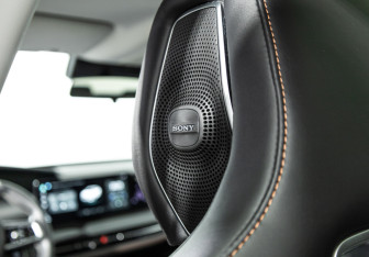 Подержанный автомобиль Changan UNI-K 2022 года (18 фото)