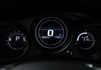 Подержанный автомобиль Citroen C4 Sedan 2015 года (12 фото)