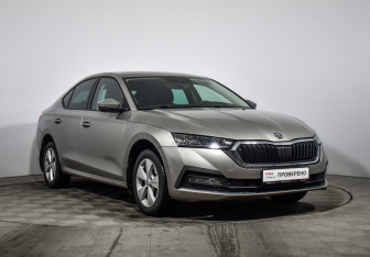 Подержанный автомобиль Skoda Octavia Liftback 2020 года (3 фото)