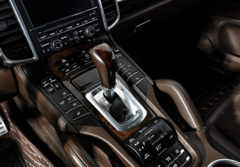 Подержанный автомобиль Porsche Cayenne 2015 года (12 фото)