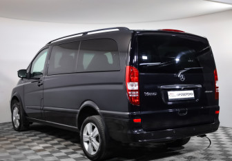 Подержанный автомобиль Mercedes-Benz Viano 2012 года (6 фото)