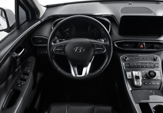 Подержанный автомобиль Hyundai Santa Fe 2020 года (16 фото)