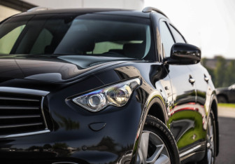 Подержанный автомобиль Infiniti QX70 2016 года (2 фото)