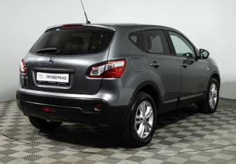 Подержанный автомобиль Nissan Qashqai 2013 года (5 фото)