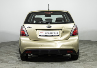 Подержанный автомобиль Kia Rio Hatchback 2011 года (6 фото)