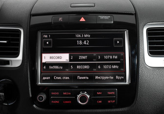 Подержанный автомобиль Volkswagen Touareg 2012 года (17 фото)