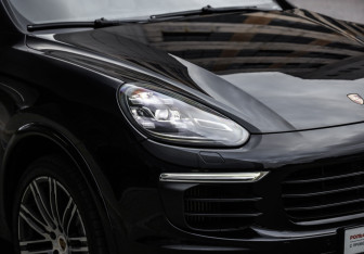 Подержанный автомобиль Porsche Cayenne 2015 года (11 фото)