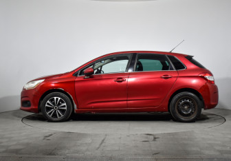 Подержанный автомобиль Citroen C4 Hatchback 2011 года (8 фото)