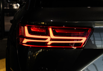 Подержанный автомобиль Audi Q7 2018 года (14 фото)