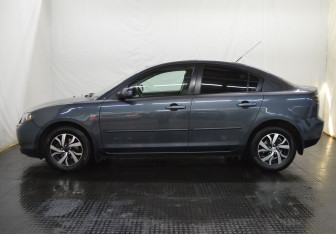 Подержанный автомобиль Mazda 3 Sedan 2008 года (8 фото)