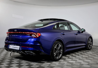 Подержанный автомобиль Kia K5 2020 года (5 фото)