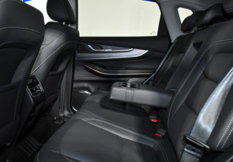 Подержанный автомобиль Exeed LX 2023 года (13 фото)