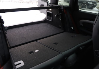 Подержанный автомобиль MINI Clubman Wagon 2018 года (32 фото)