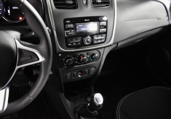 Подержанный автомобиль Renault Logan Sedan 2021 года (17 фото)