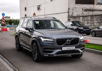 Подержанный автомобиль Volvo XC90 2019 года (5 фото)