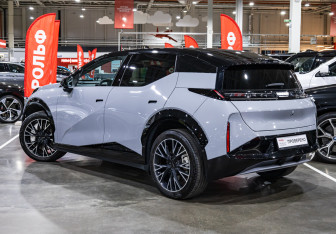 Подержанный автомобиль Zeekr X 2023 года (10 фото)