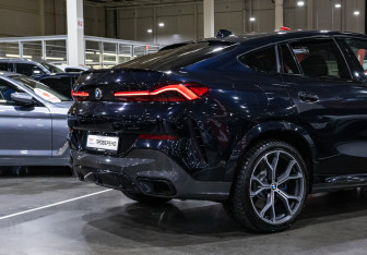 Подержанный автомобиль BMW X6 2020 года (7 фото)