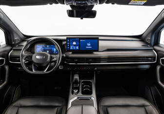 Подержанный автомобиль Geely Okavango 2023 года (12 фото)