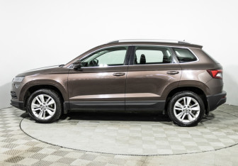 Подержанный автомобиль Skoda Karoq 2020 года (8 фото)