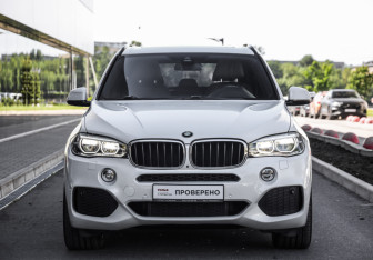 Подержанный автомобиль BMW X5 2017 года (4 фото)