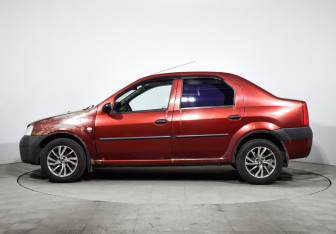 Подержанный автомобиль Renault Logan Sedan 2009 года (8 фото)