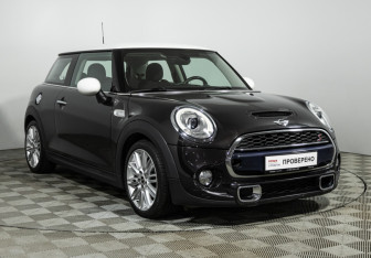 Подержанный автомобиль MINI Hatch 2015 года (3 фото)