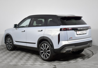 Подержанный автомобиль Jaecoo J7 2023 года (7 фото)