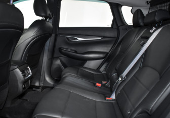 Подержанный автомобиль Infiniti QX50 2019 года (13 фото)