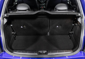 Подержанный автомобиль MINI Hatch 2019 года (15 фото)