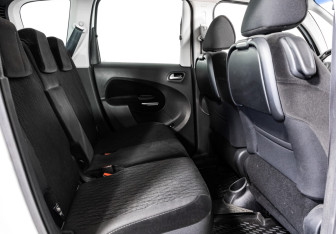 Подержанный автомобиль Citroen C3 Picasso 2013 года (23 фото)