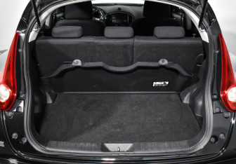 Подержанный автомобиль Nissan Juke 2012 года (18 фото)