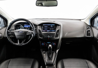Подержанный автомобиль Ford Focus Wagon 2016 года (10 фото)