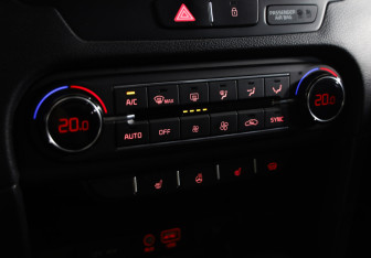 Подержанный автомобиль Kia Ceed Hatchback 2018 года (16 фото)