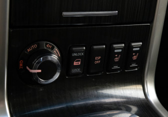 Подержанный автомобиль Nissan Pathfinder 2010 года (13 фото)